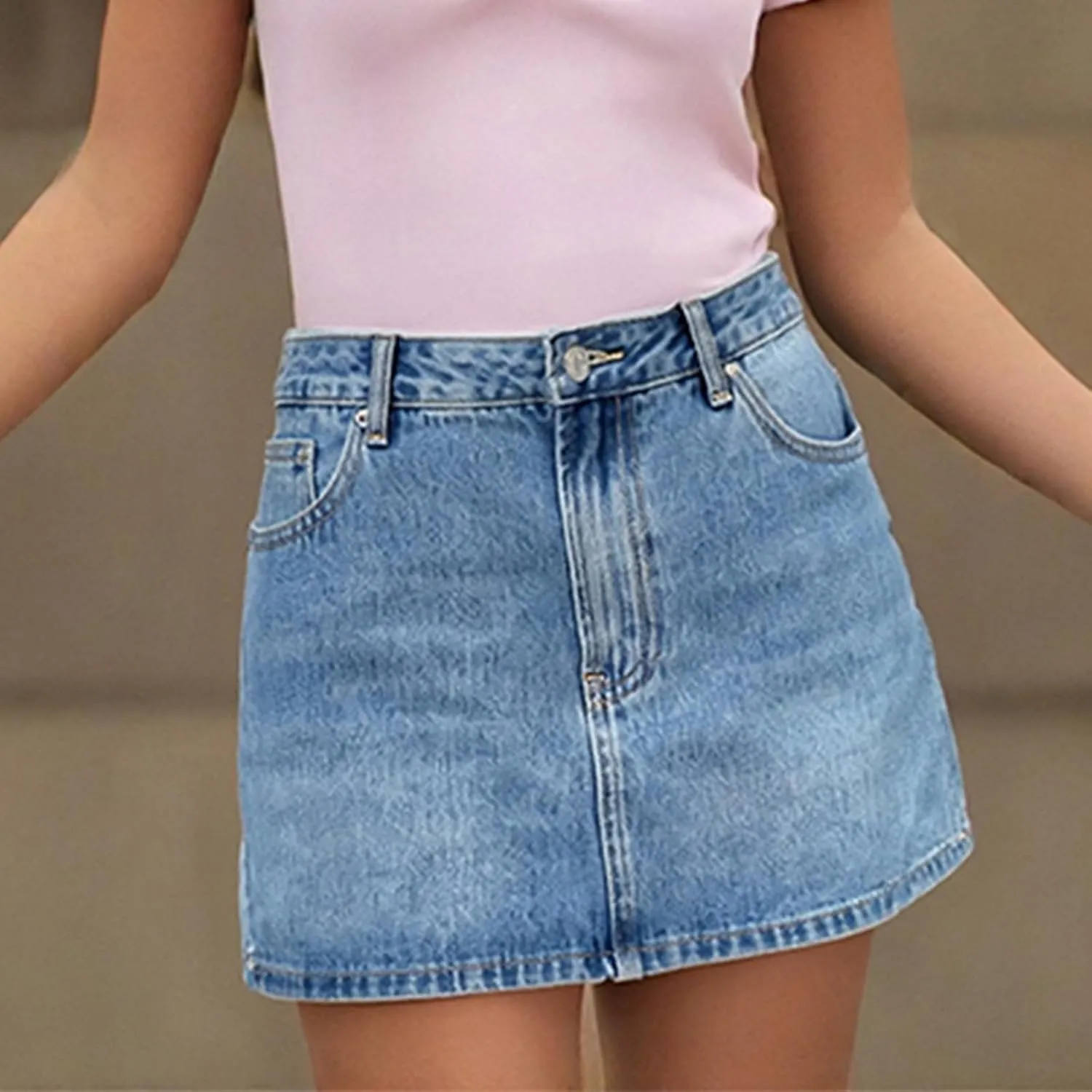 Women Y2k Jean Skirt Low Rise Casual Mini Denim Skirt Retro Button Front Short Cargo Skirt with Pockets